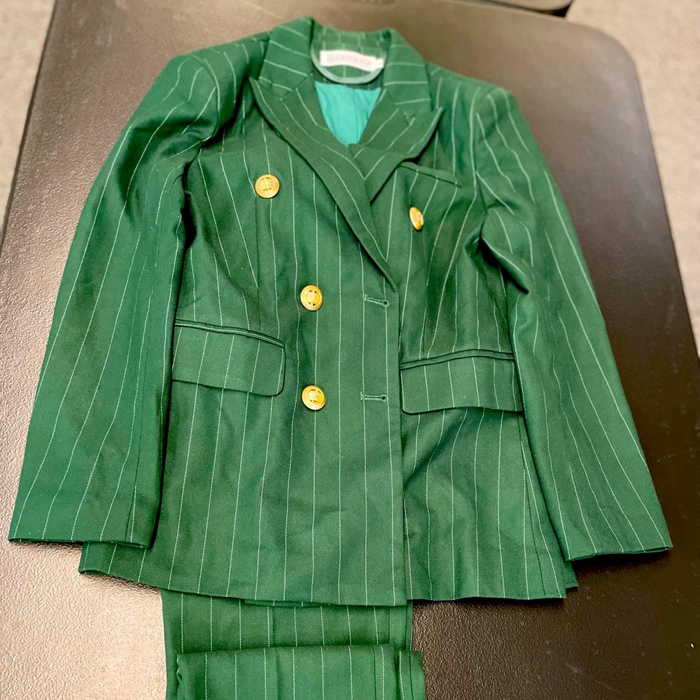 Double-breasted green striped pants suit